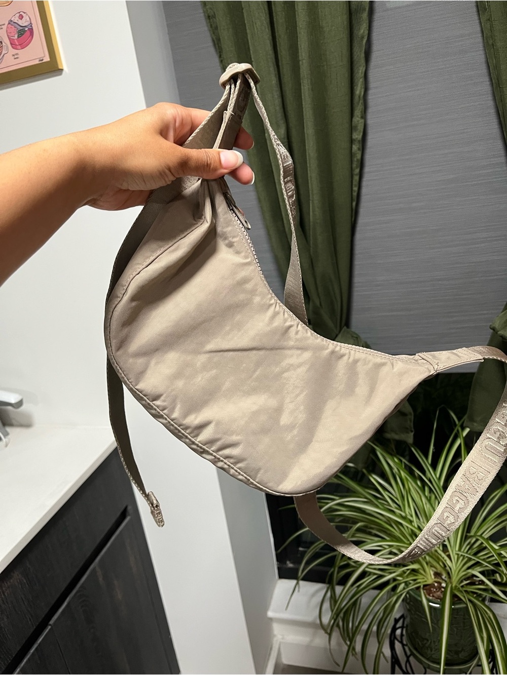 BAGGU Small Nylon Crescent Bag in DOVE - Picture 4 of 5